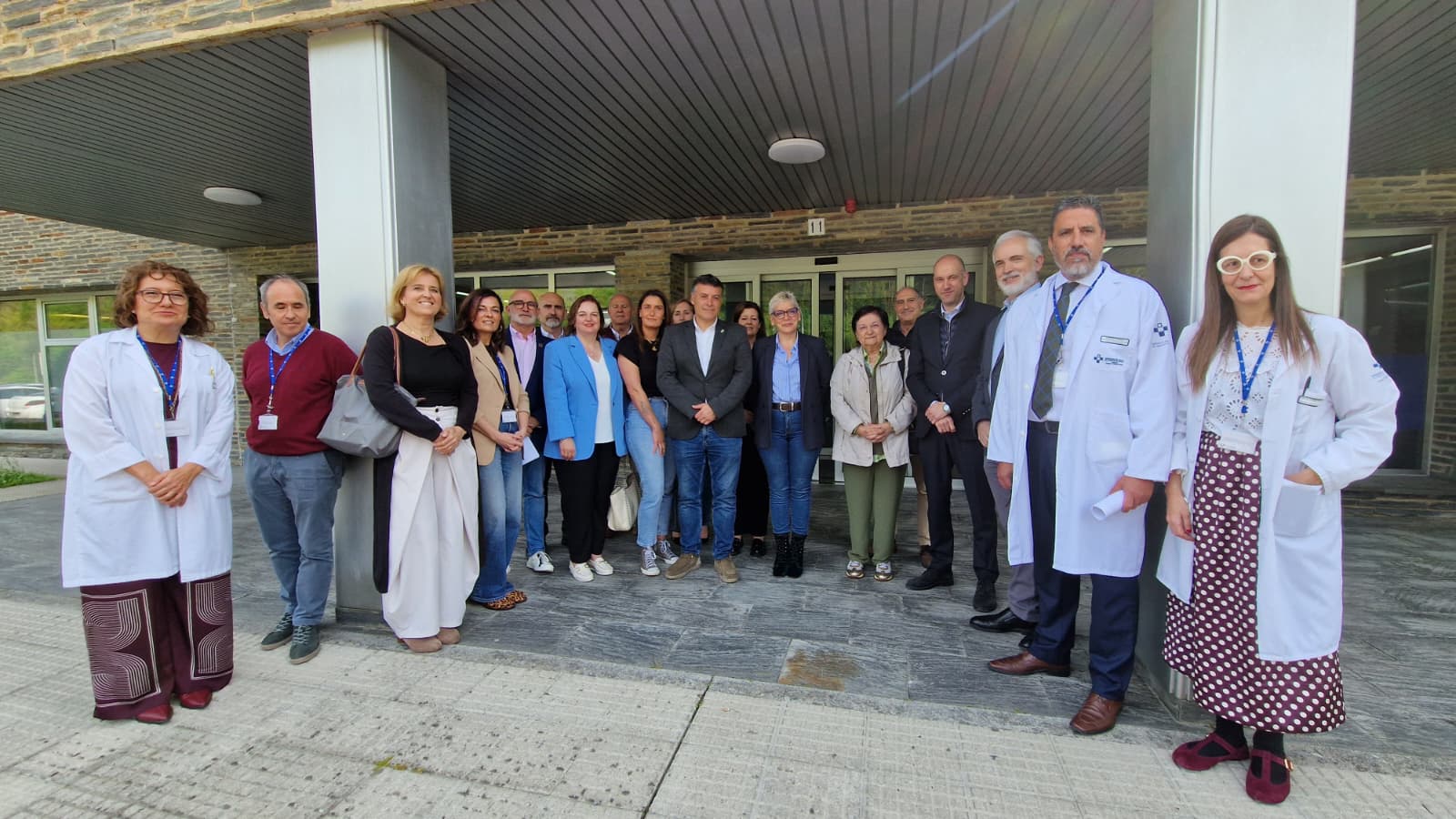2026 04 23 Consejera Salud visita laboratorio Hospital Carmen y Severo Ochoa de Cangas del Narcea