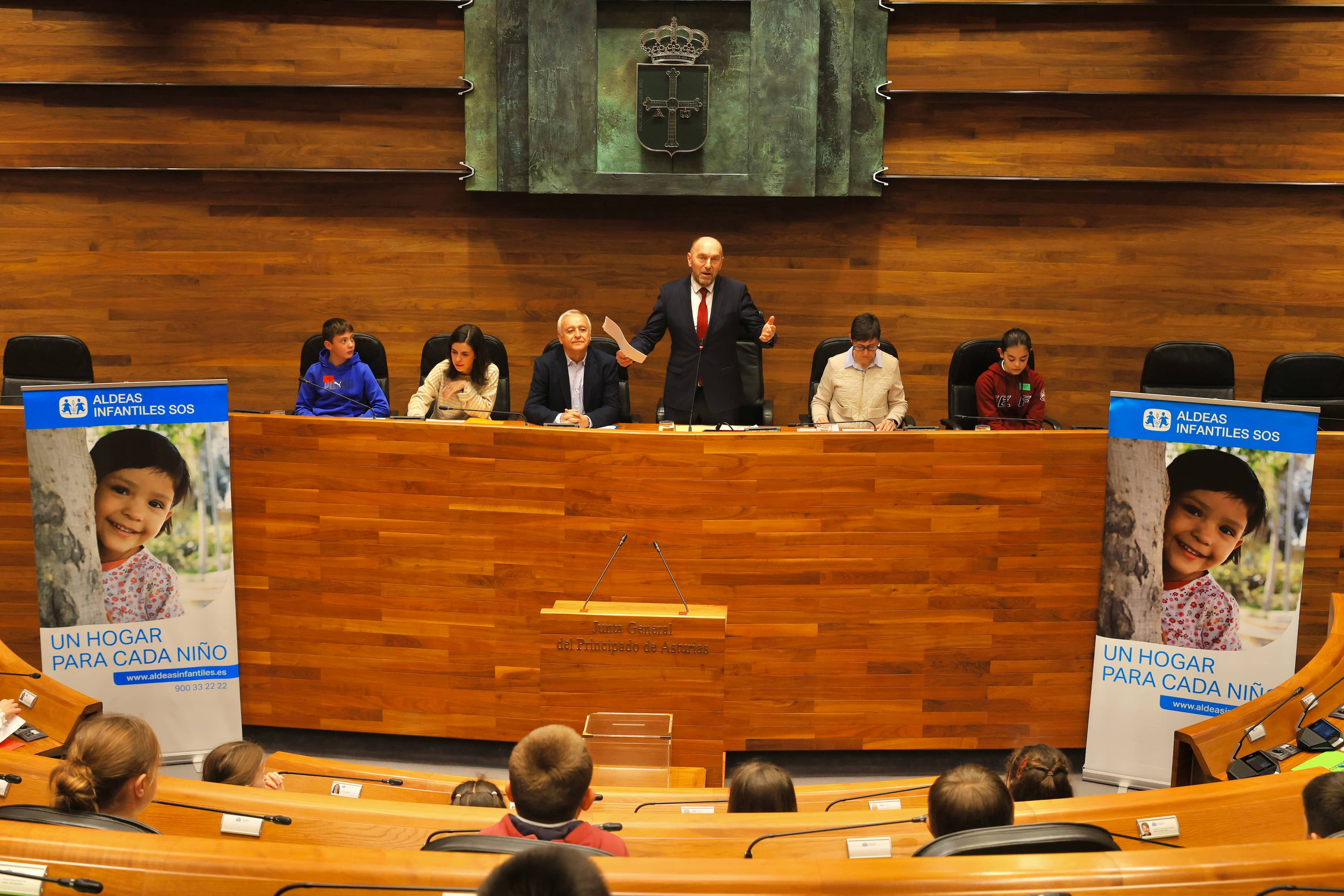 Pleno infantil en la Junta General del Principado de Asturias Aldeas Infantiles SOS 3