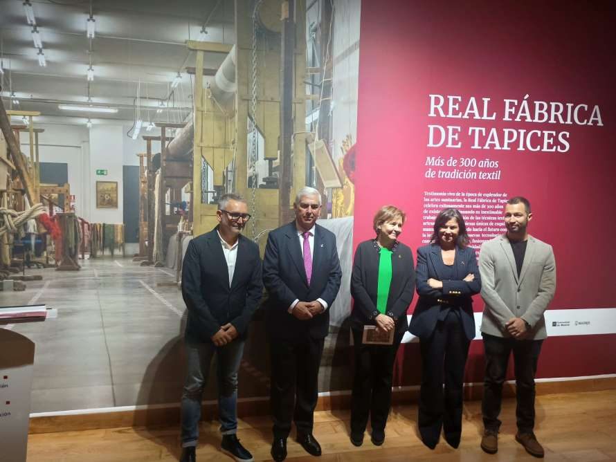 La Real Fábrica de Tapices muestra en Gijón más de 300 años de tradición textil