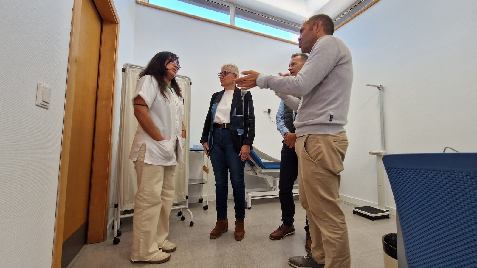 El Gobierno del Principado  incorpora un nuevo equipo de medicina y enfermería en el centro de salud de Cangas de Onís para agilizar la asistencia