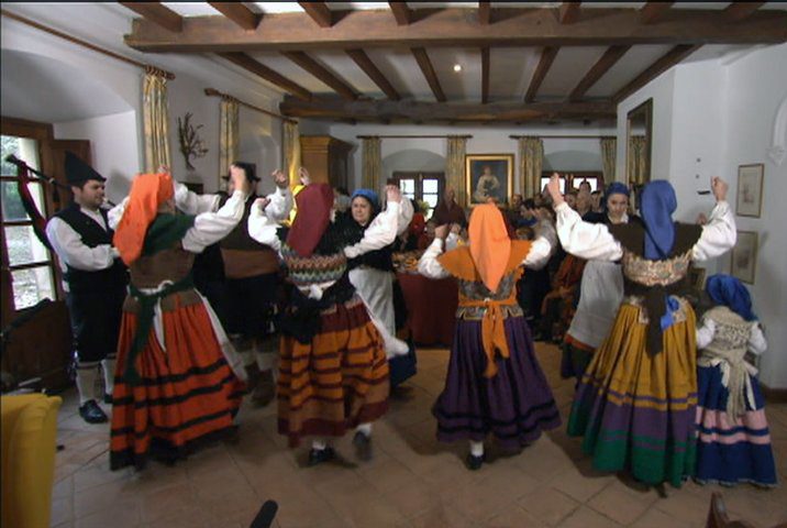 Cultura inicia los trámites para declarar Bien de Interés Cultural la jota en asturias